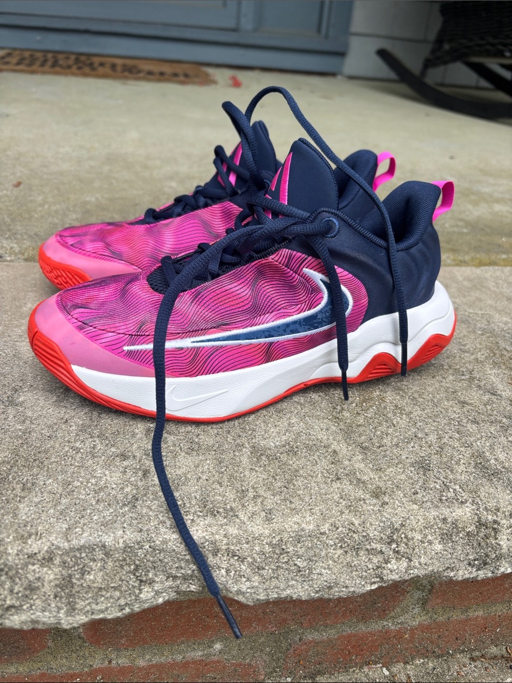 Nike Pink and Navy Performance Giannis immortality Sneakers 5.5 Y/7 women’s